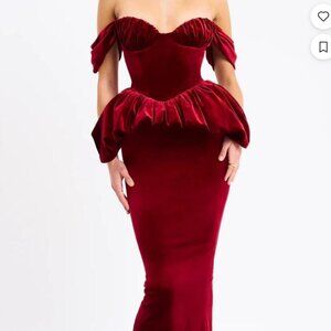 Miss Circle Abigail Velvet Dress